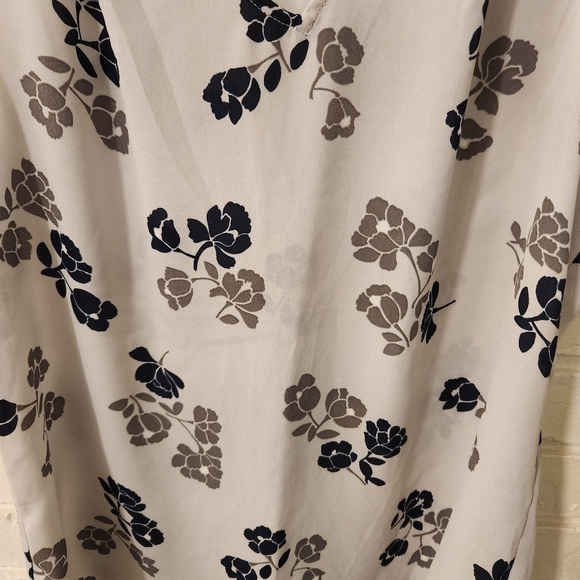 Banana Republic Floral Sleeveless Top - XS - Picture 4 of 9